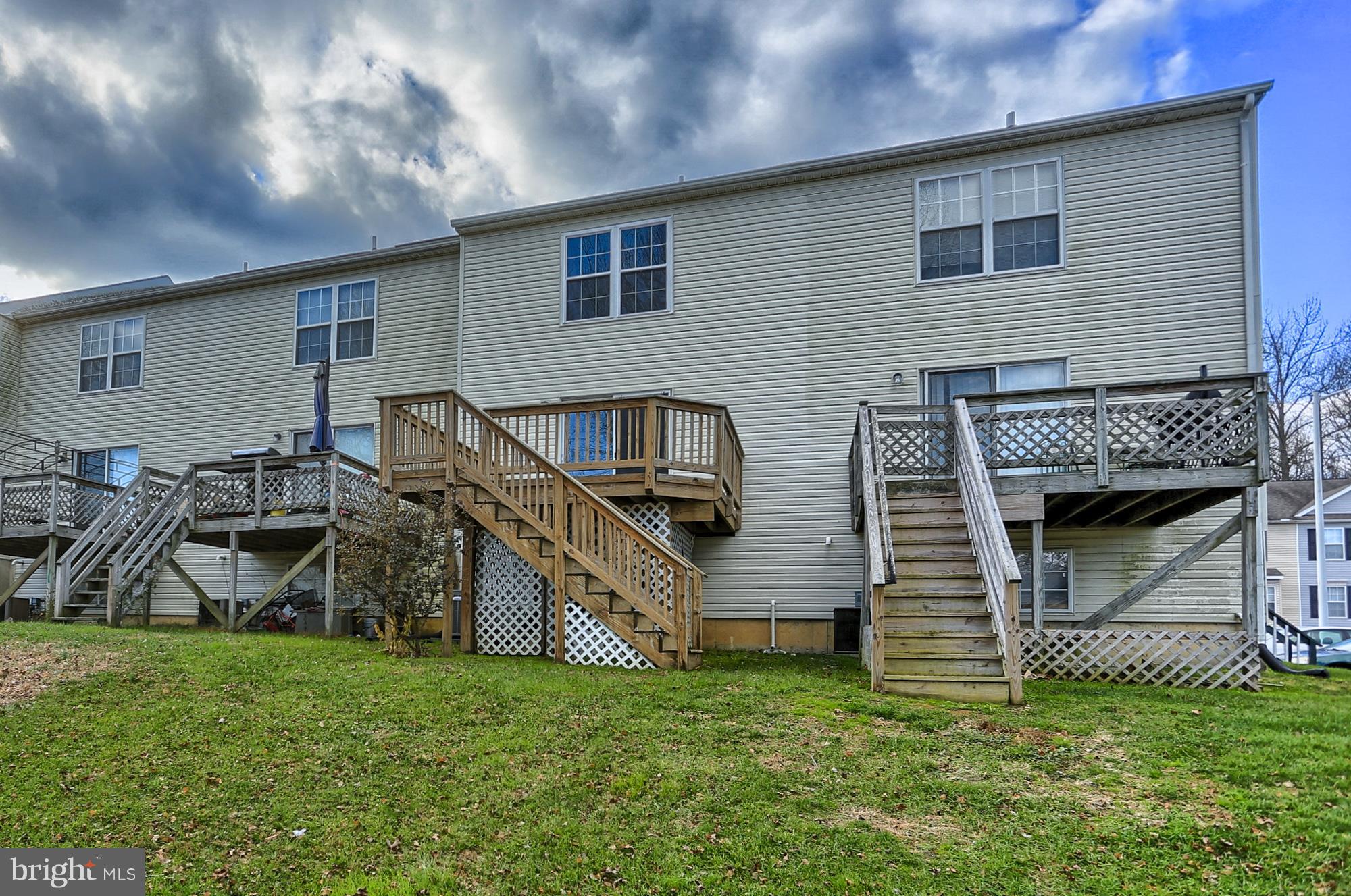 VILLAGE OF DEER KNOLL - Residential