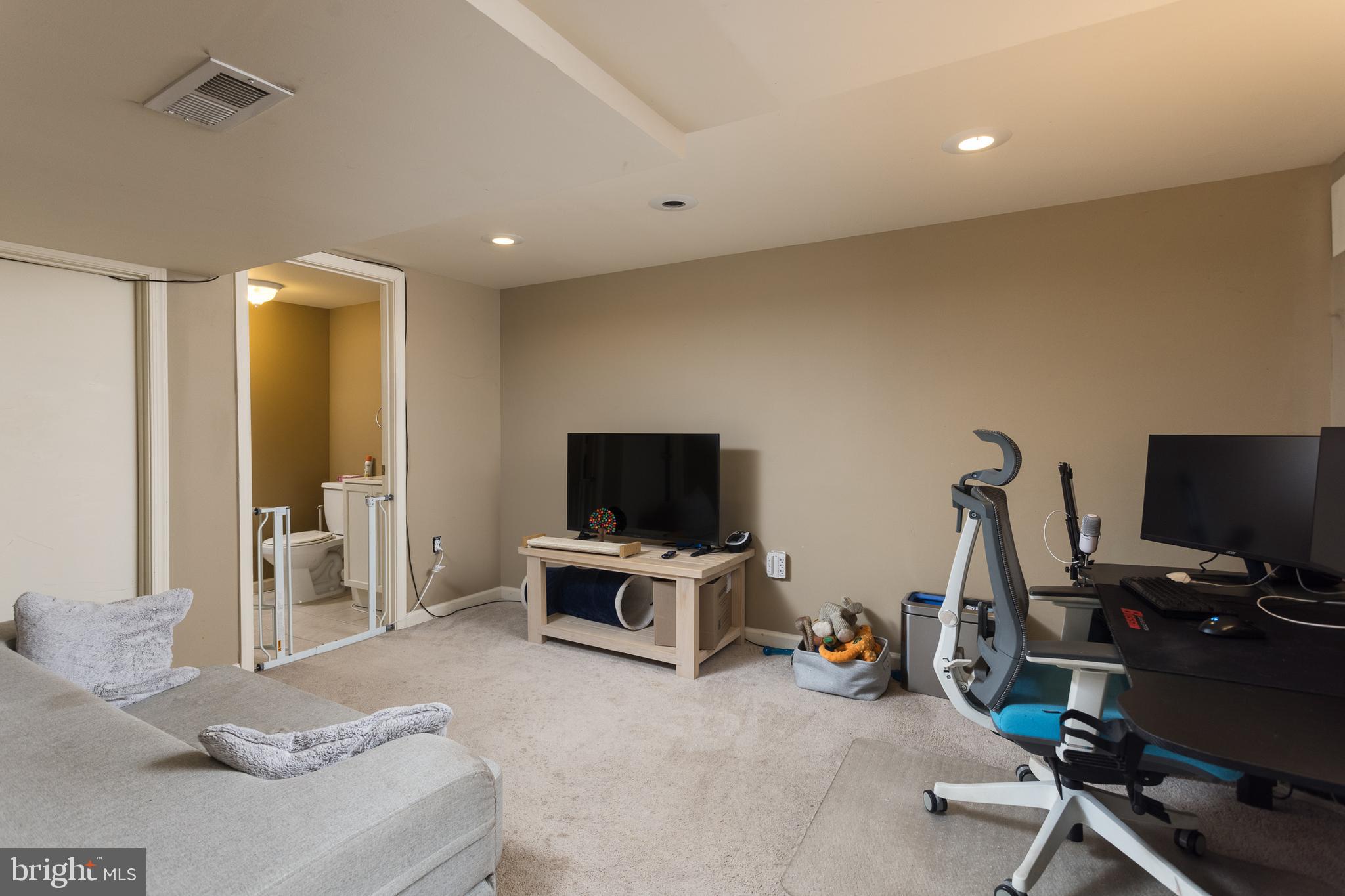 HAMPDEN HISTORIC DISTRICT - Residential