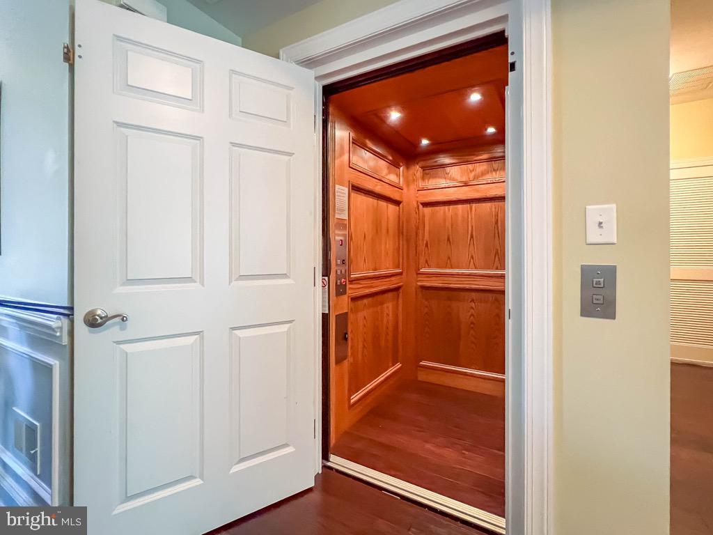 DELANCEY COURT - Residential