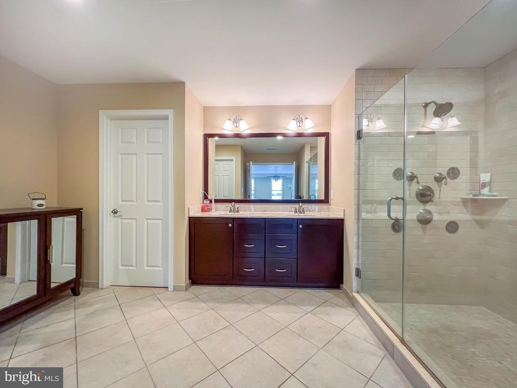 DELANCEY COURT - Residential