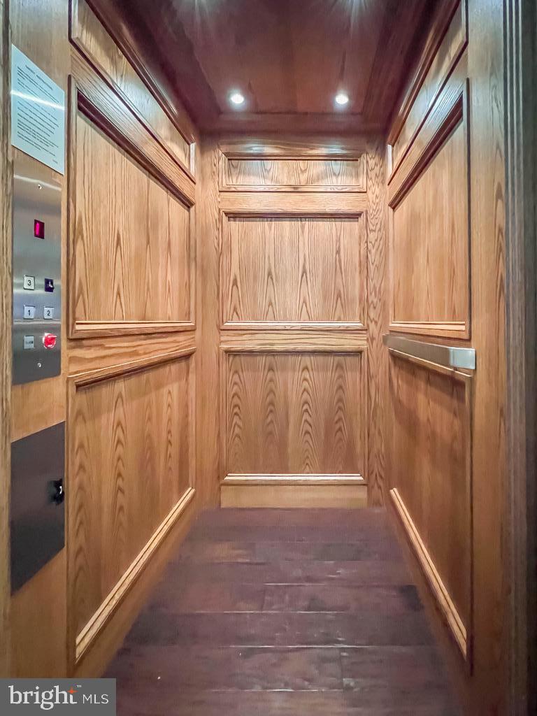 DELANCEY COURT - Residential