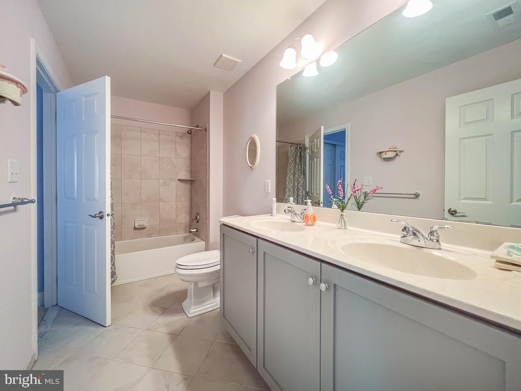 DELANCEY COURT - Residential