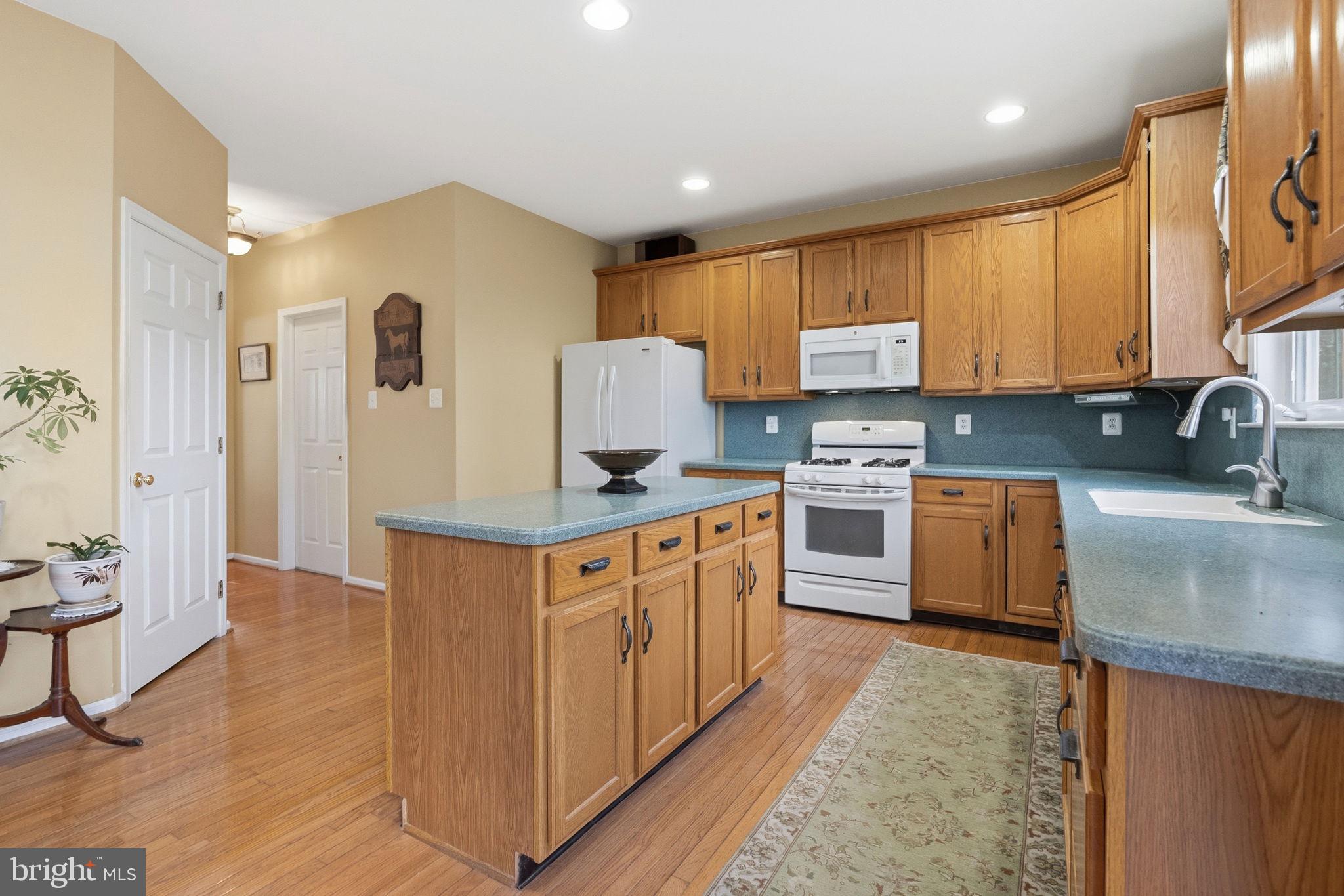 WALNUT FARMS - Residential