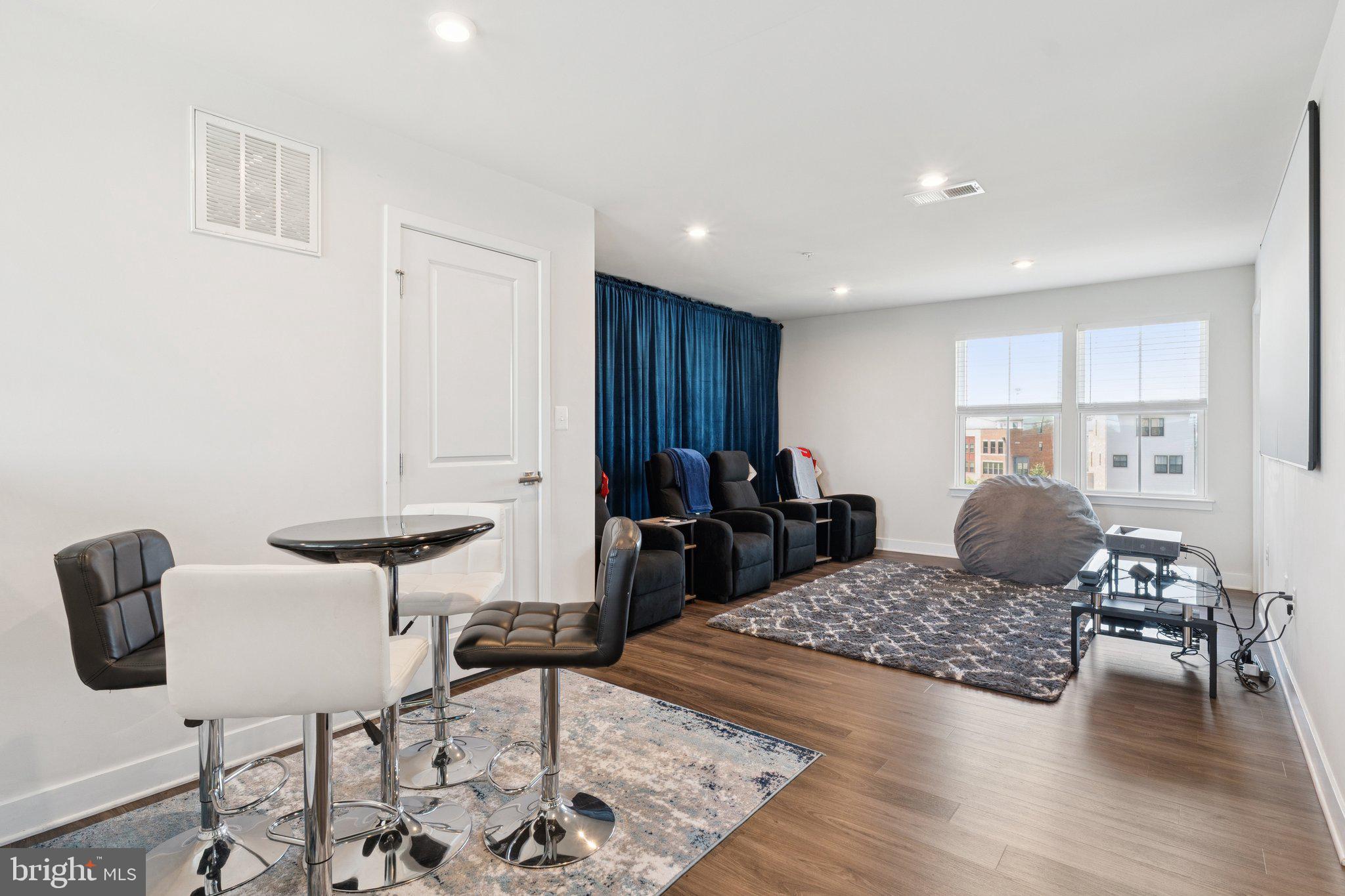 VILLAGE OF TOWNE SQUARE - Residential