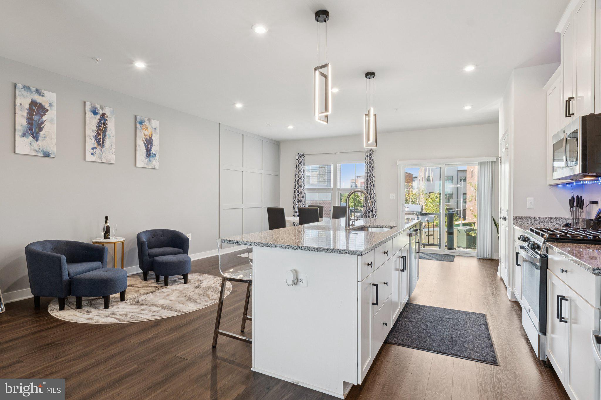 VILLAGE OF TOWNE SQUARE - Residential