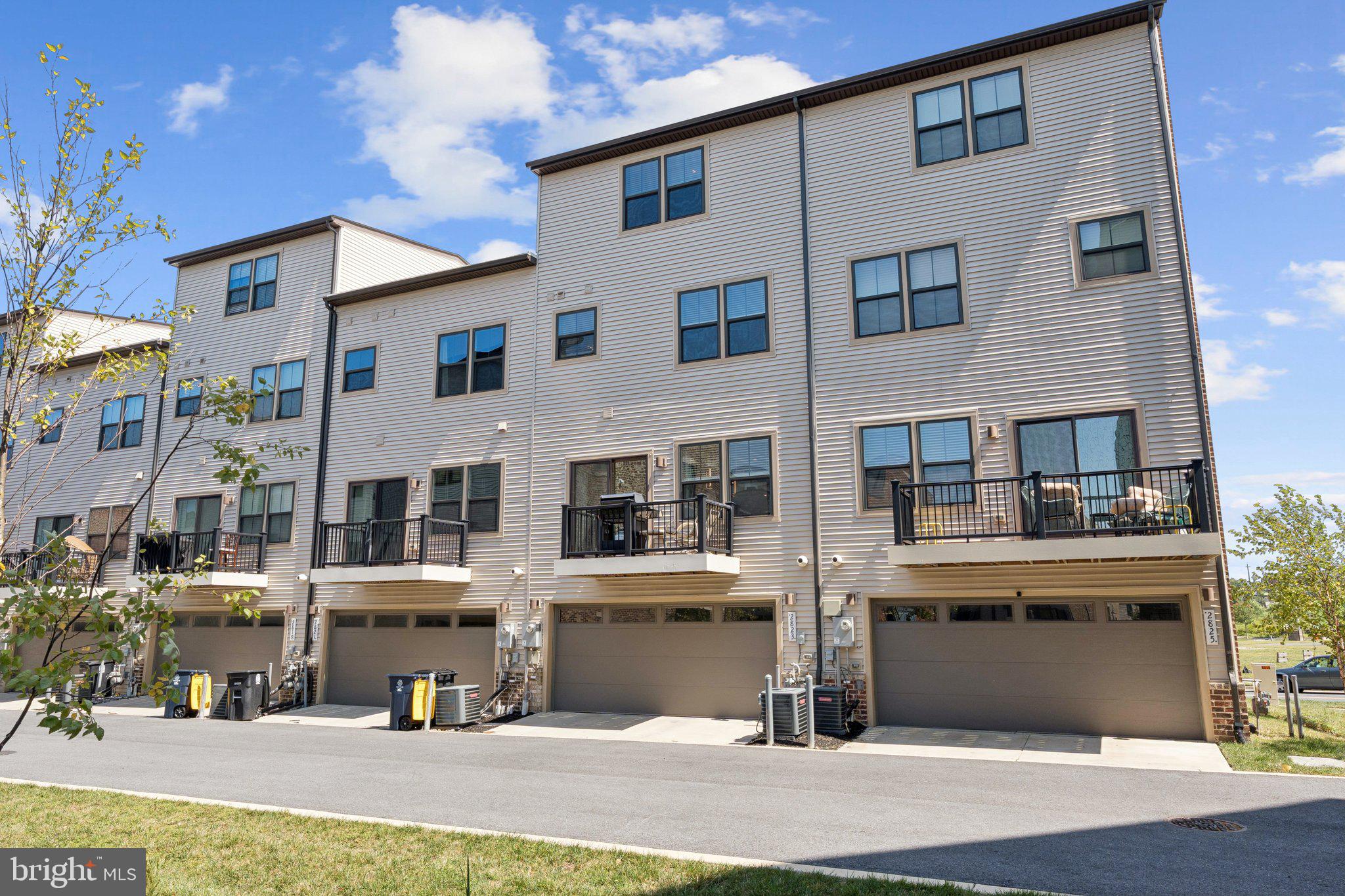 VILLAGE OF TOWNE SQUARE - Residential