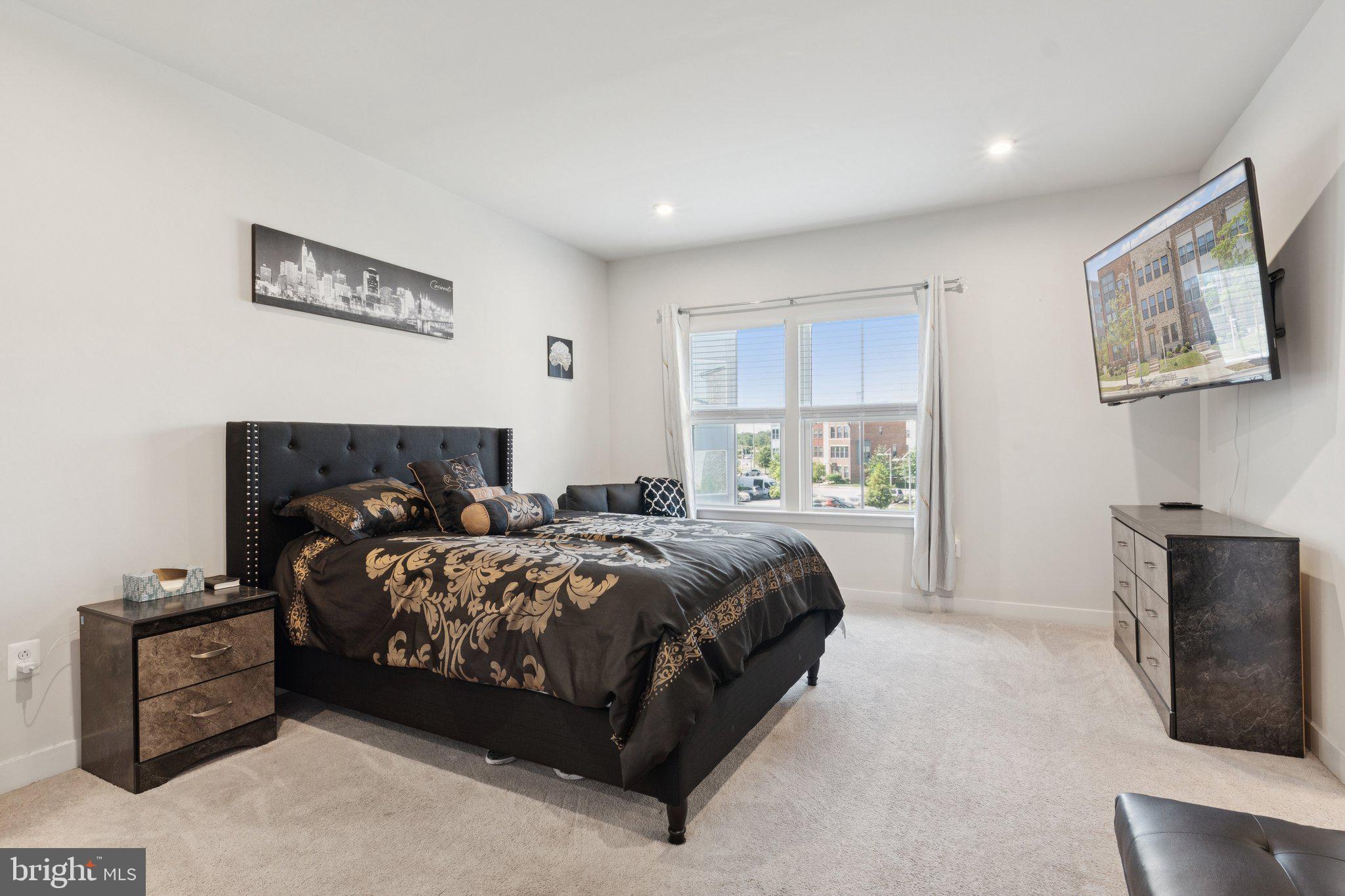 VILLAGE OF TOWNE SQUARE - Residential