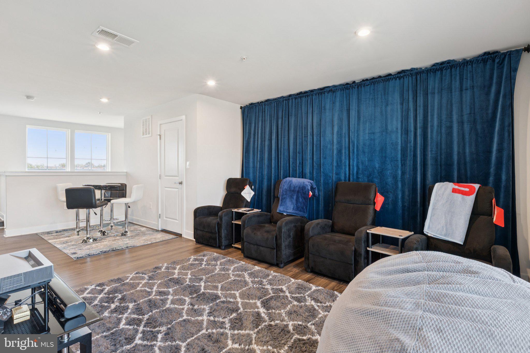 VILLAGE OF TOWNE SQUARE - Residential