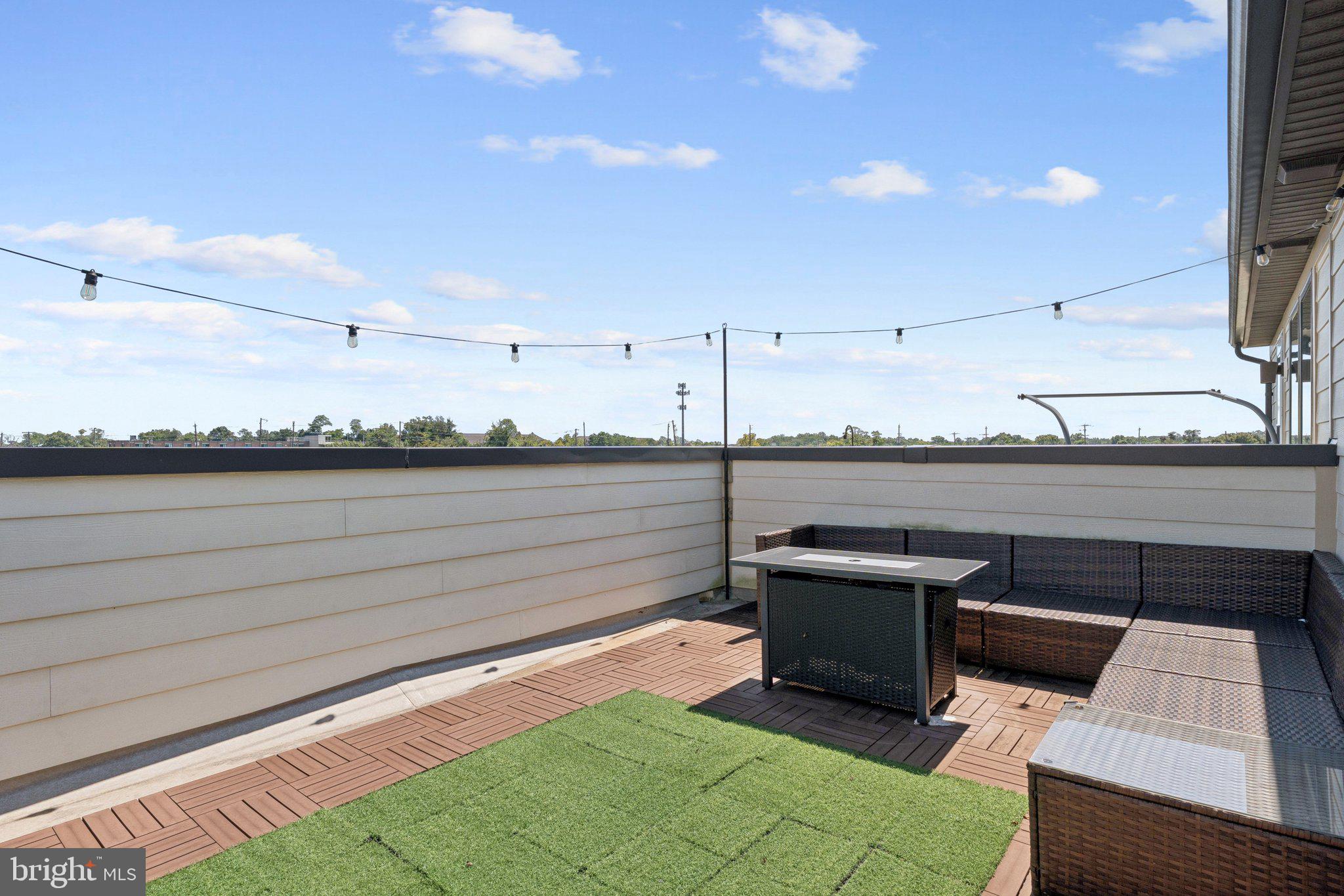 VILLAGE OF TOWNE SQUARE - Residential