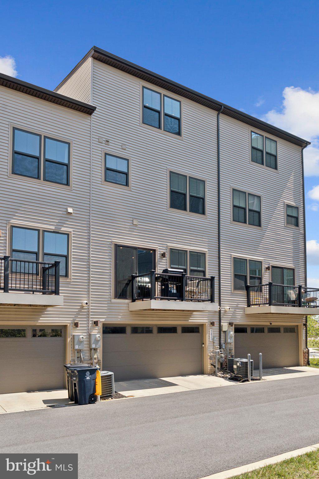 VILLAGE OF TOWNE SQUARE - Residential