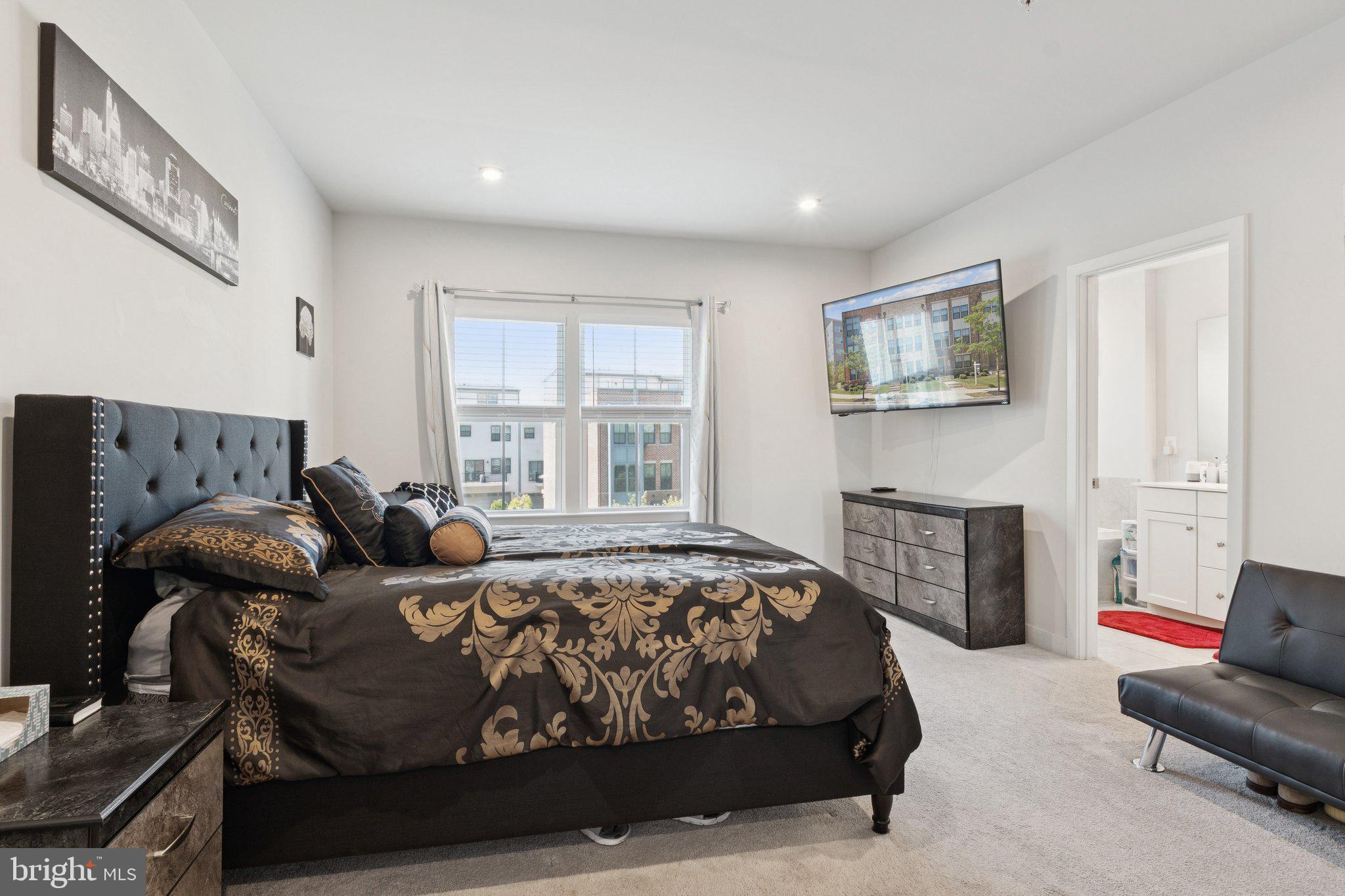 VILLAGE OF TOWNE SQUARE - Residential