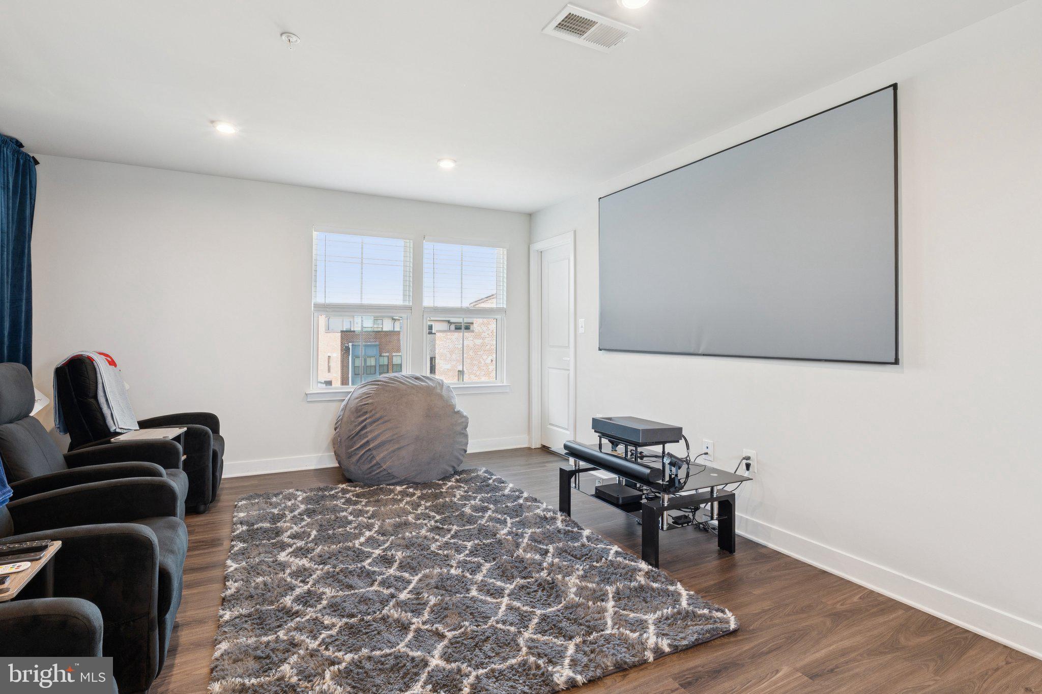 VILLAGE OF TOWNE SQUARE - Residential