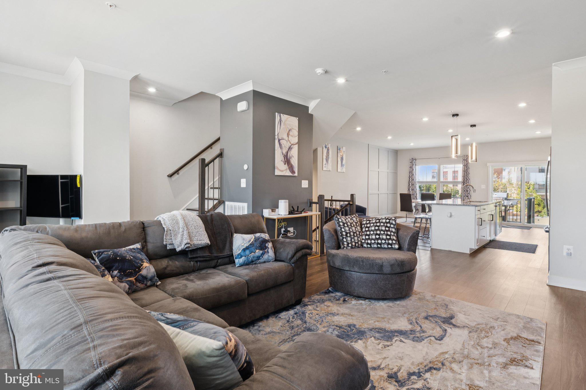 VILLAGE OF TOWNE SQUARE - Residential