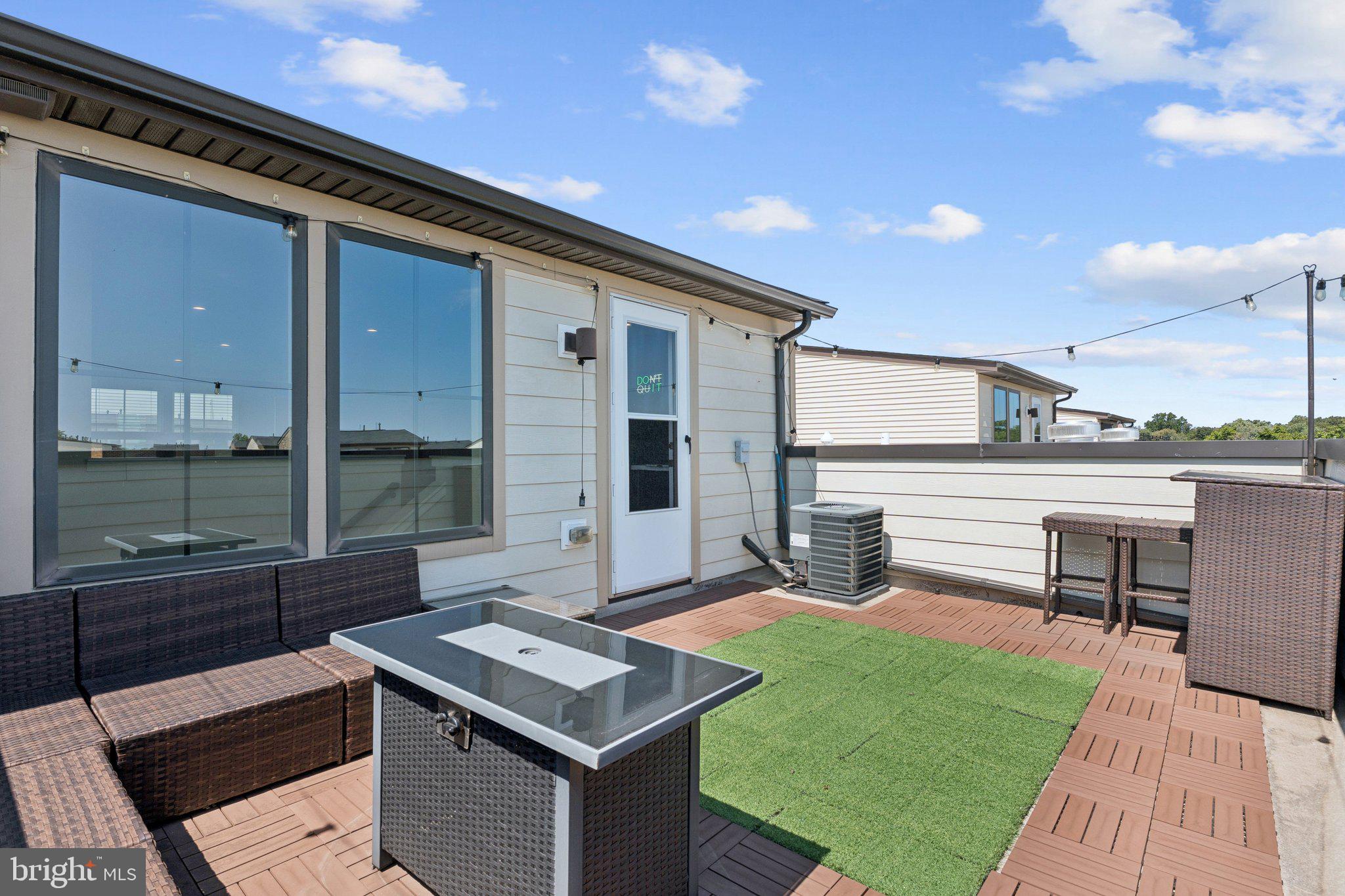 VILLAGE OF TOWNE SQUARE - Residential