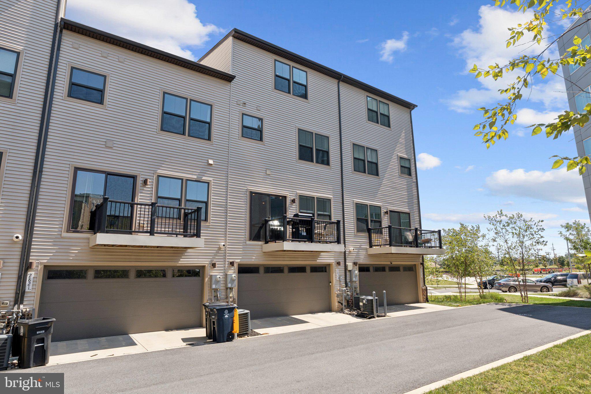 VILLAGE OF TOWNE SQUARE - Residential