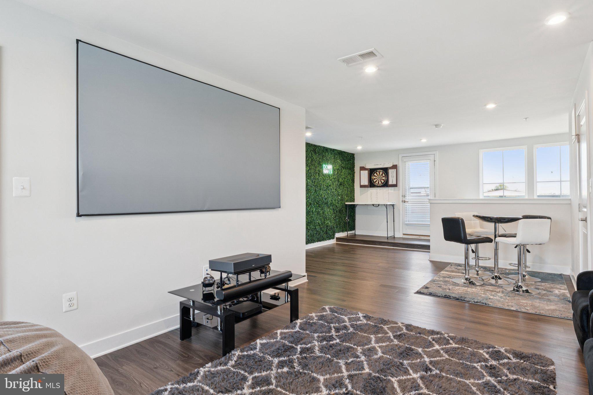 VILLAGE OF TOWNE SQUARE - Residential