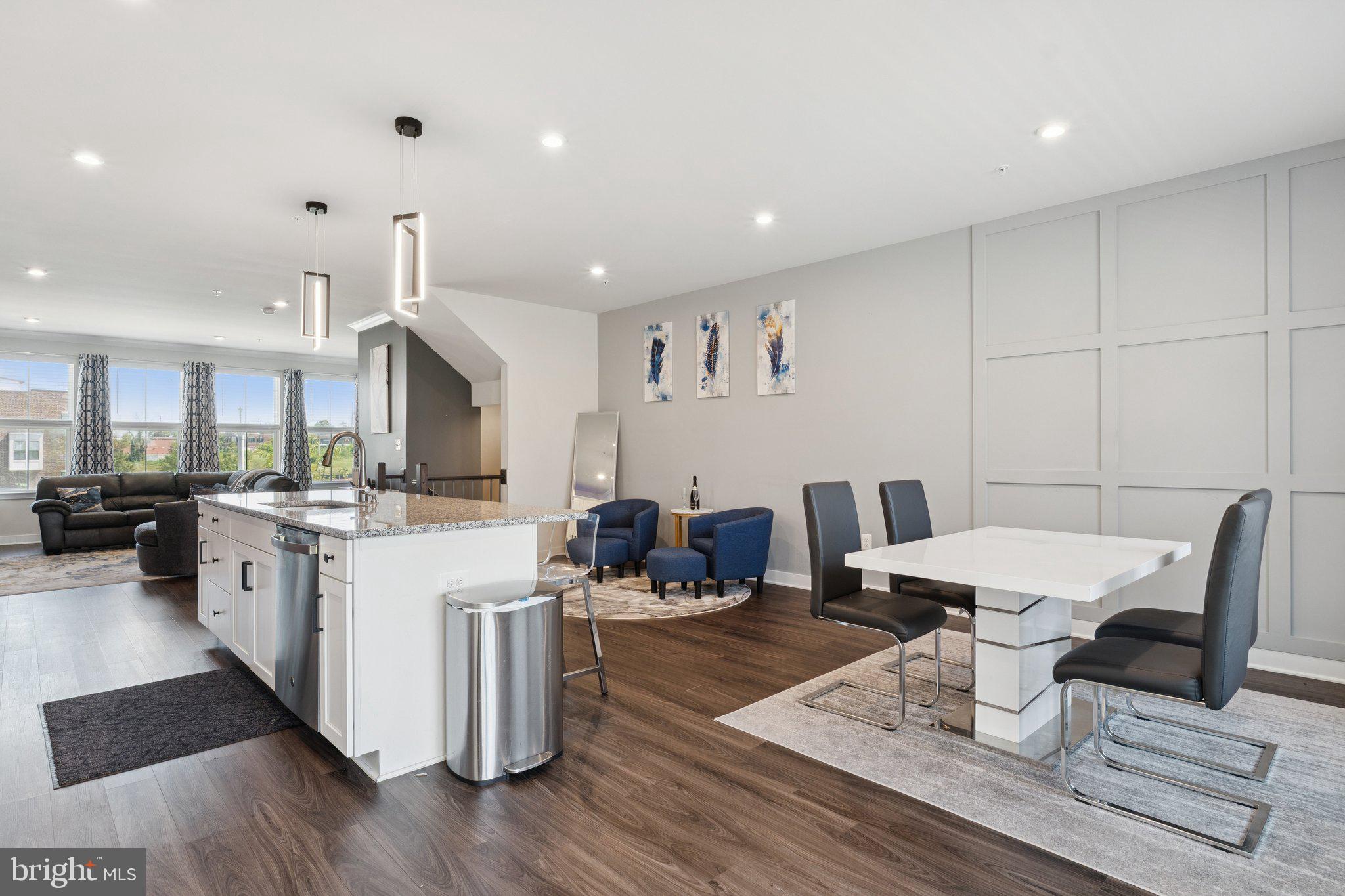 VILLAGE OF TOWNE SQUARE - Residential