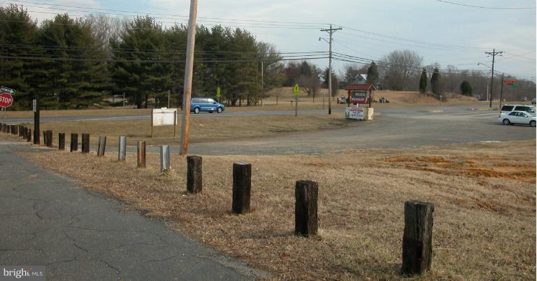 HUNTING HILLS ESTATES - Land