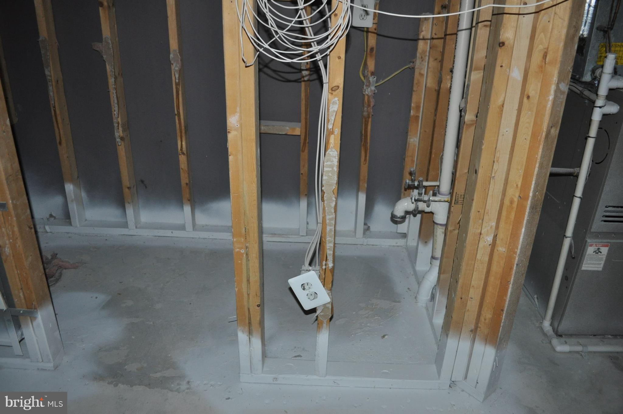 RIVER OAKS - Residential