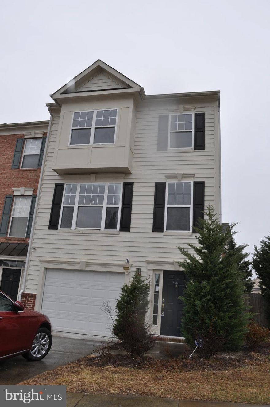 Home Sold As Is. Investors Dream! LOCATION IS GREAT!! JUST MINUTES FROM I-95, ROUTE 1 AND VIRGINIA RAIL EXPRESS 3 level end unit. property is in shell condition. Deck over looks peaceful views of trees. Close to shopping, Schools,, Restaurants, & tot lot