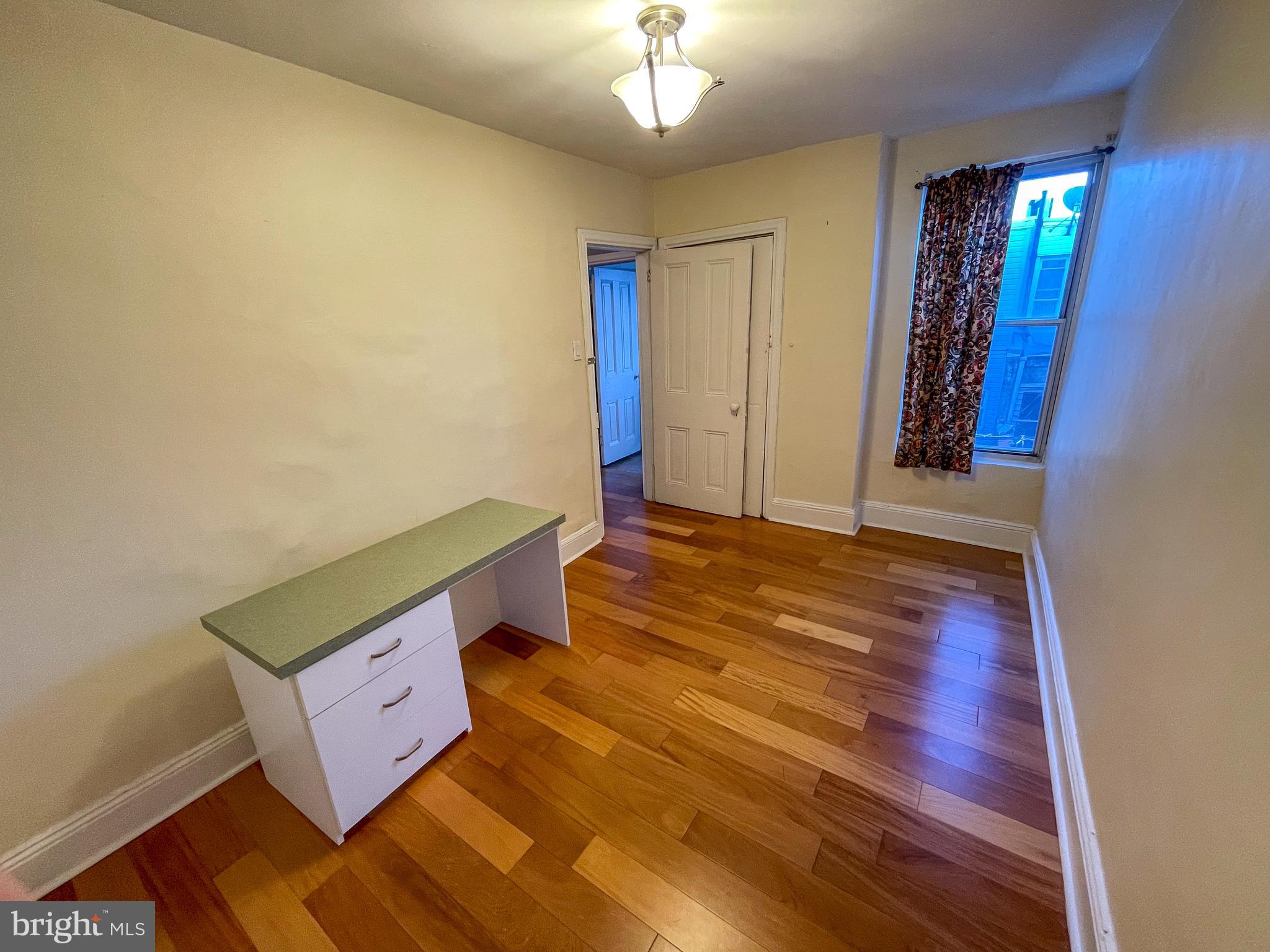 POINT BREEZE - Residential