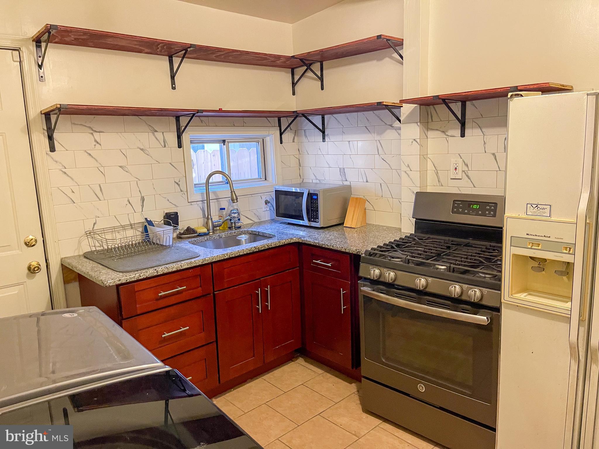 POINT BREEZE - Residential