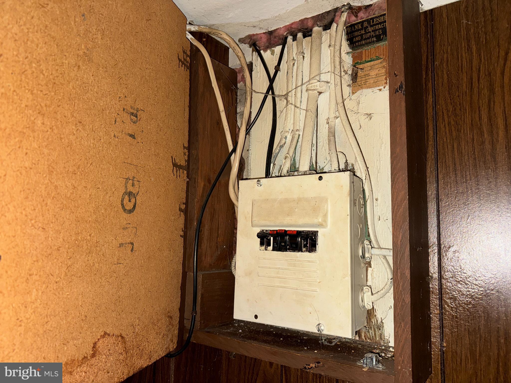 LINCOLN DRIVE - Residential