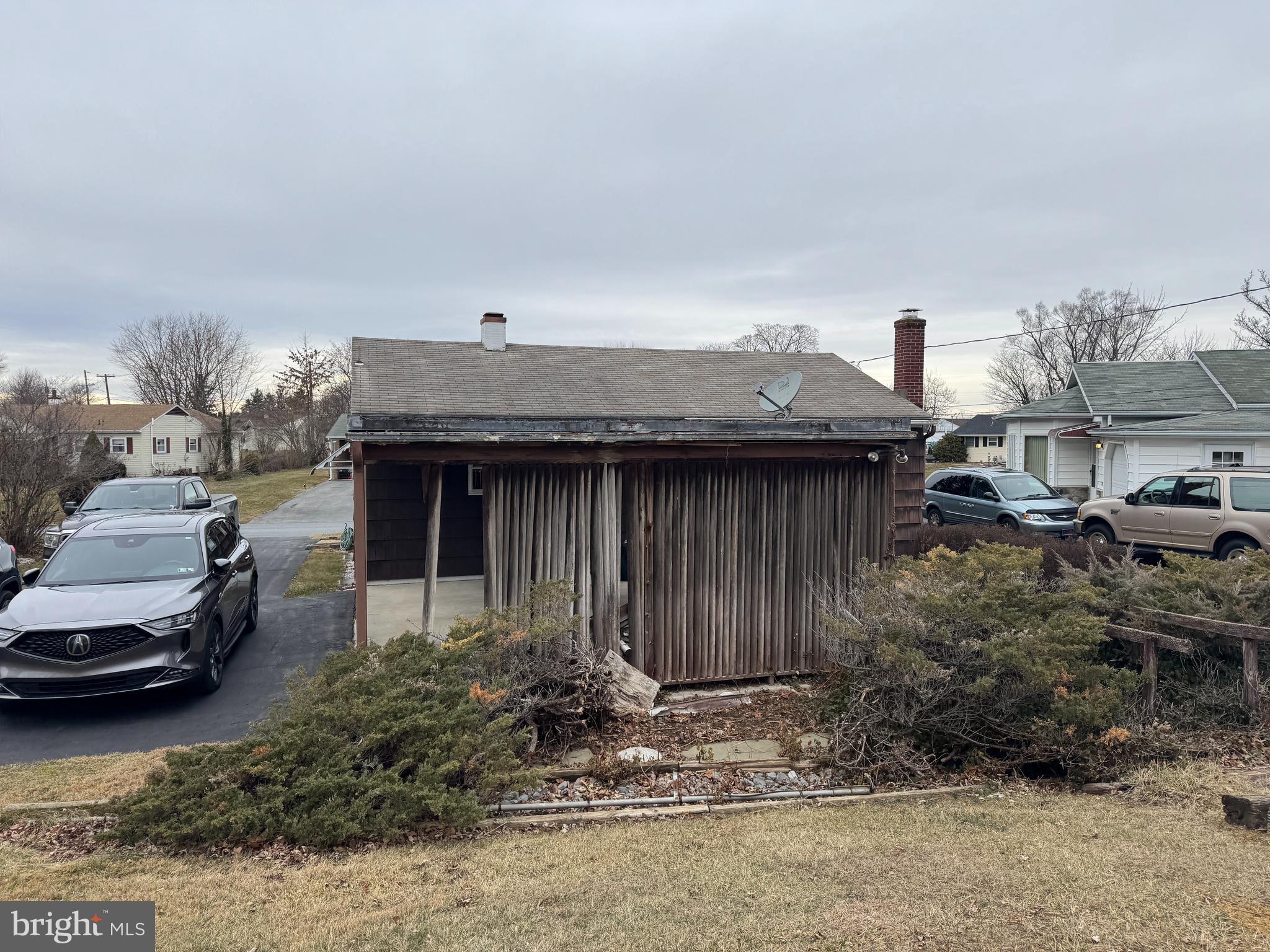 LINCOLN DRIVE - Residential