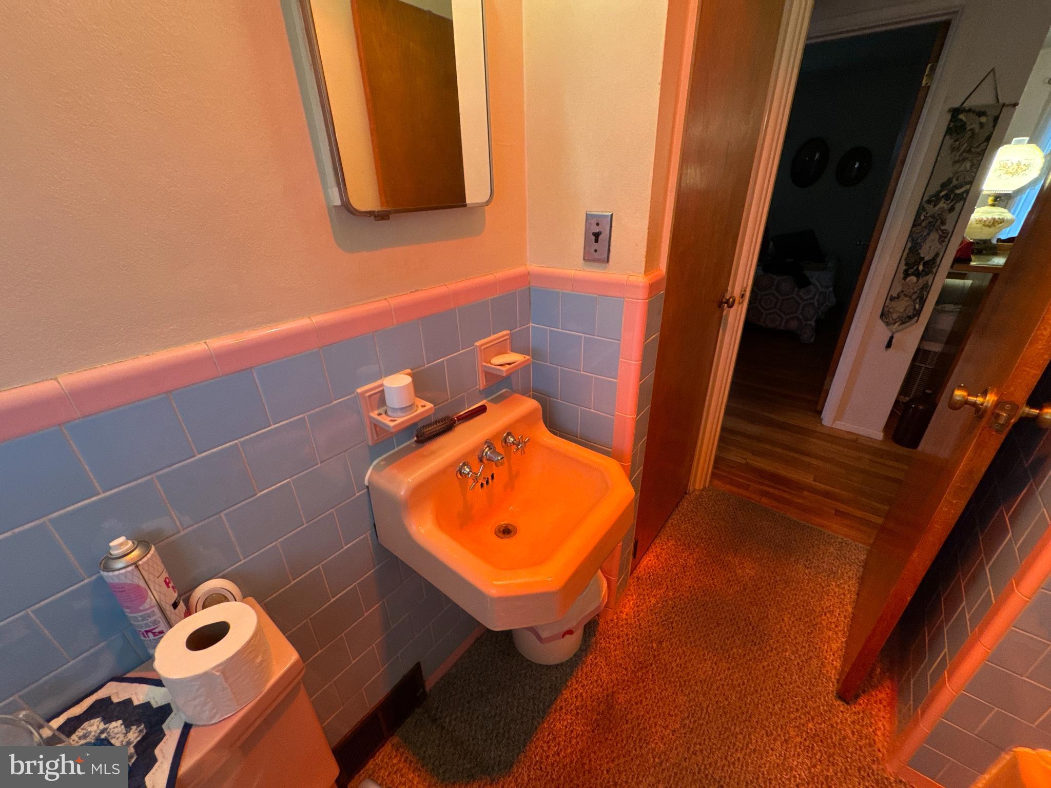 LINCOLN DRIVE - Residential