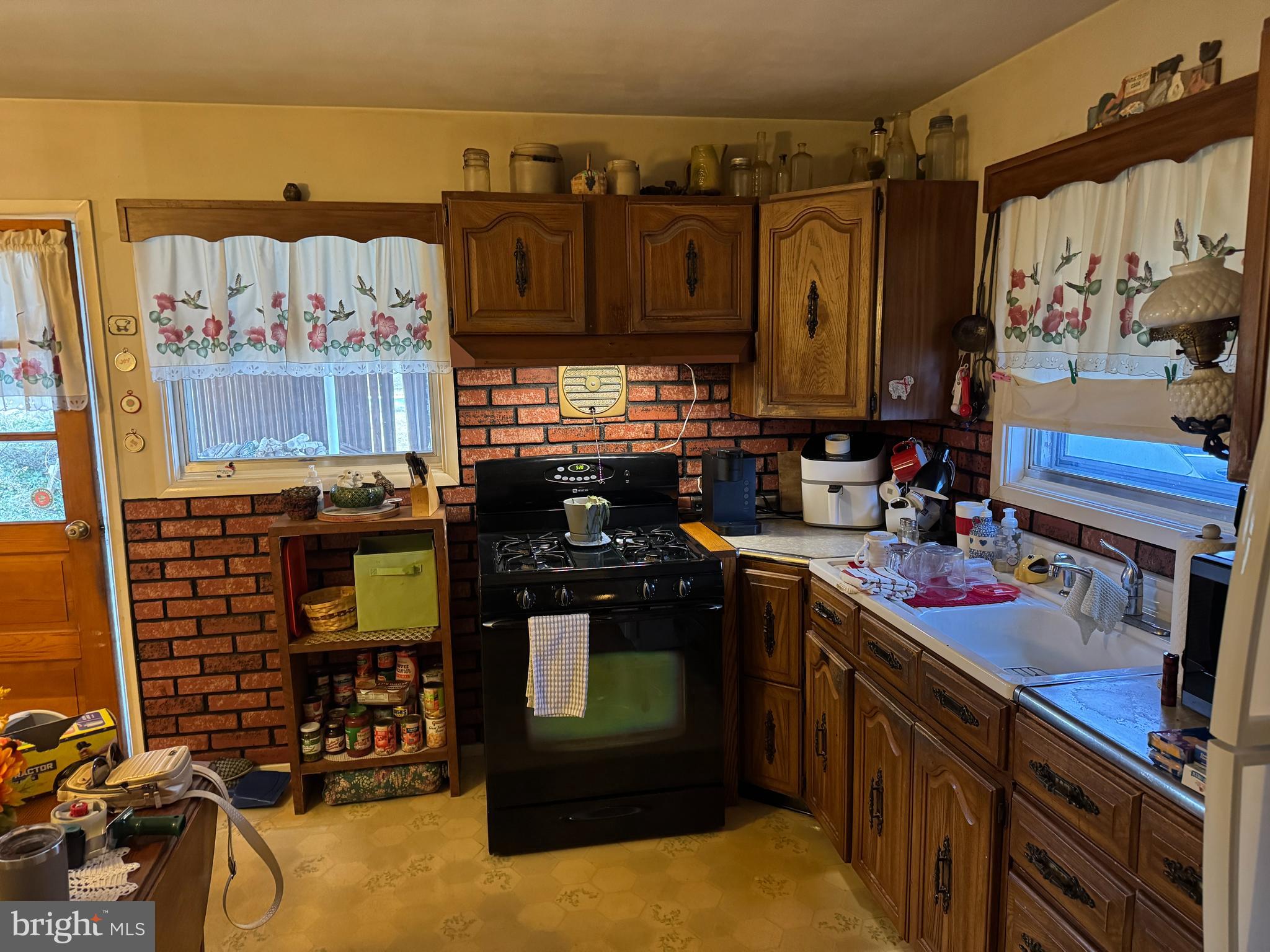 LINCOLN DRIVE - Residential