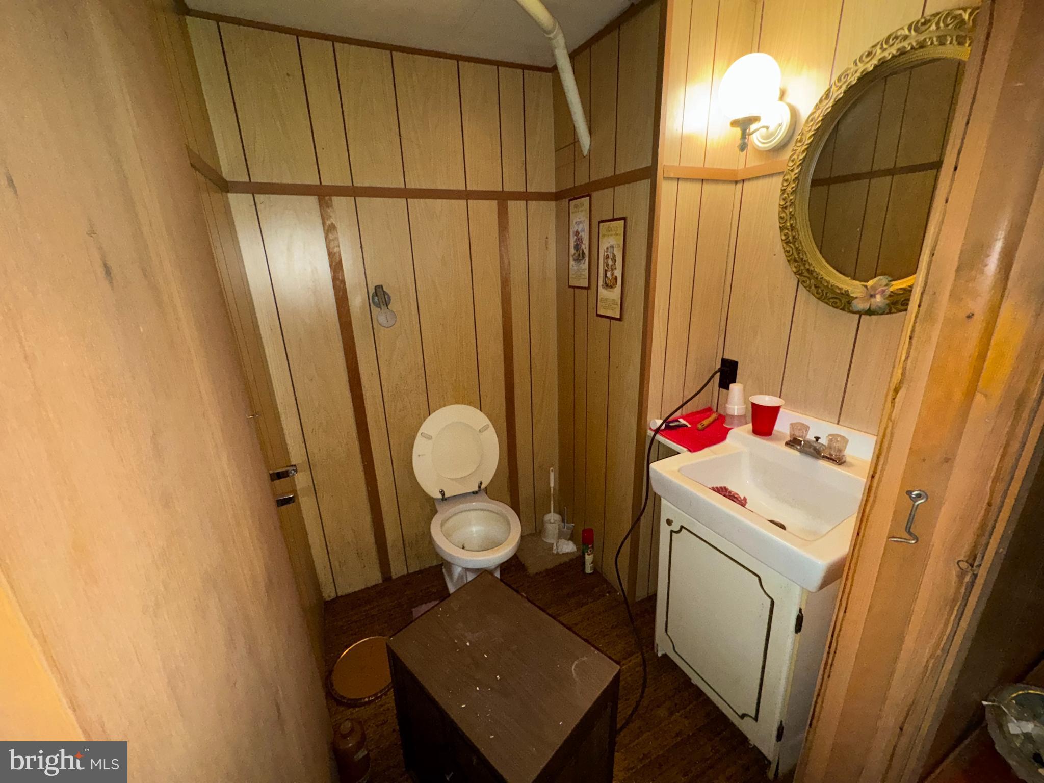 LINCOLN DRIVE - Residential