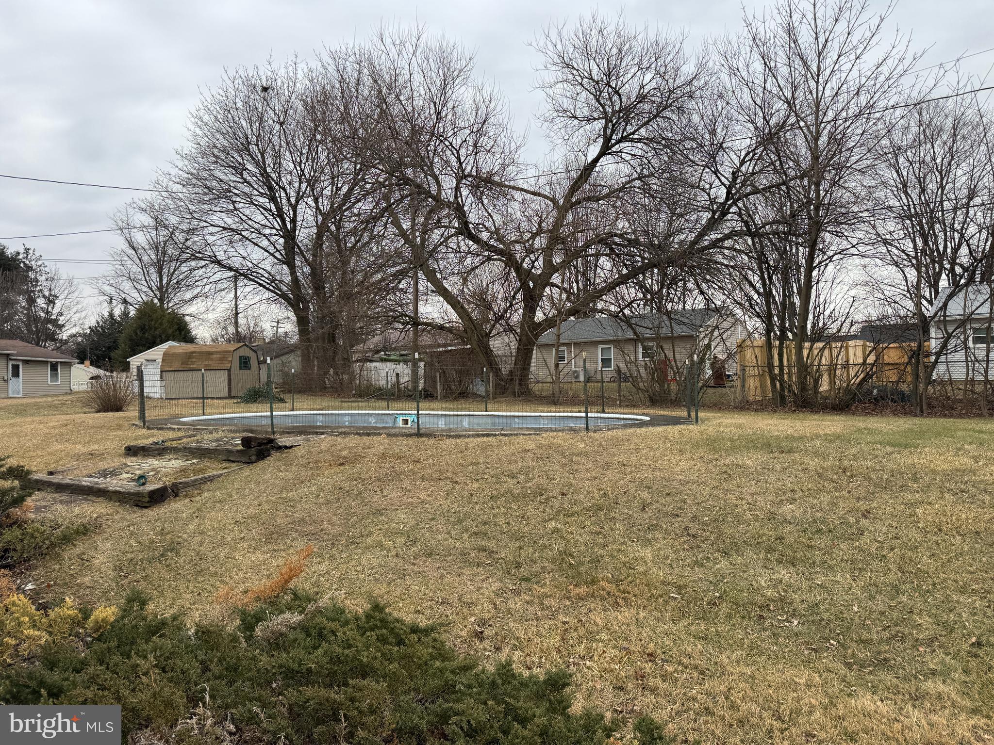 LINCOLN DRIVE - Residential