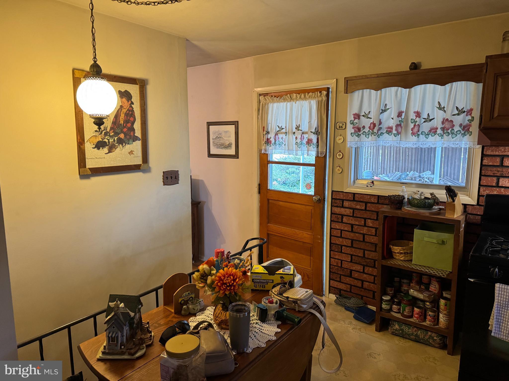 LINCOLN DRIVE - Residential