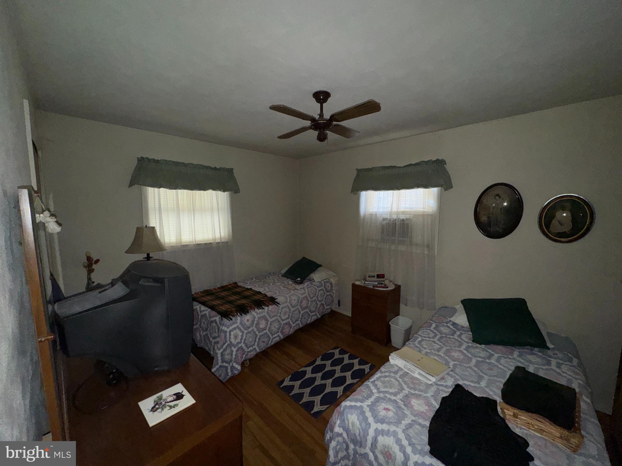 LINCOLN DRIVE - Residential