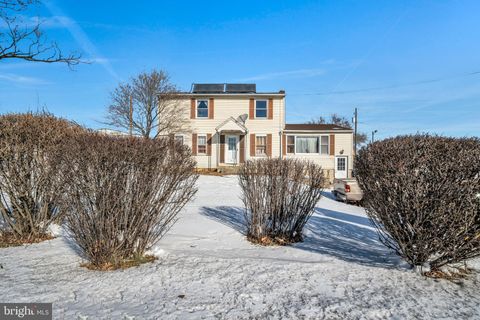 Homes For Sale - 1836 W Trindle Road<br/> CARLISLE, PA 17013