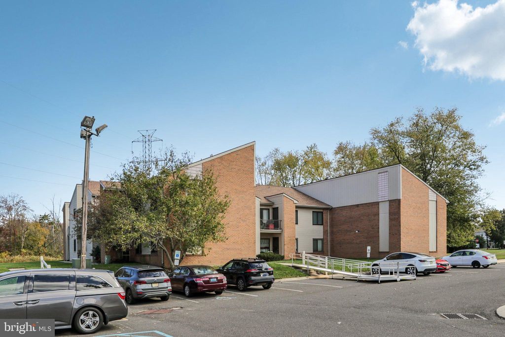 Photo of 101 Bradford Court, WESTAMPTON, NJ 08060 (MLS # NJBL2098318)