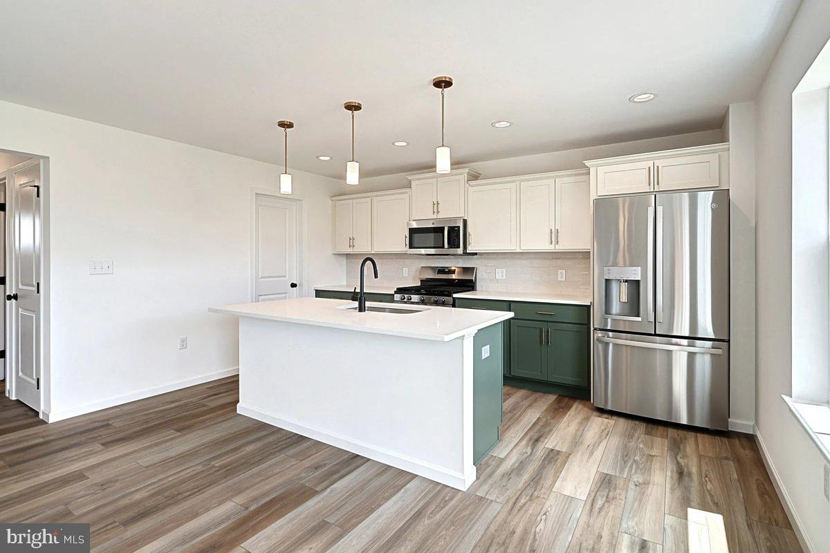 STONE MILL ESTATES - Residential