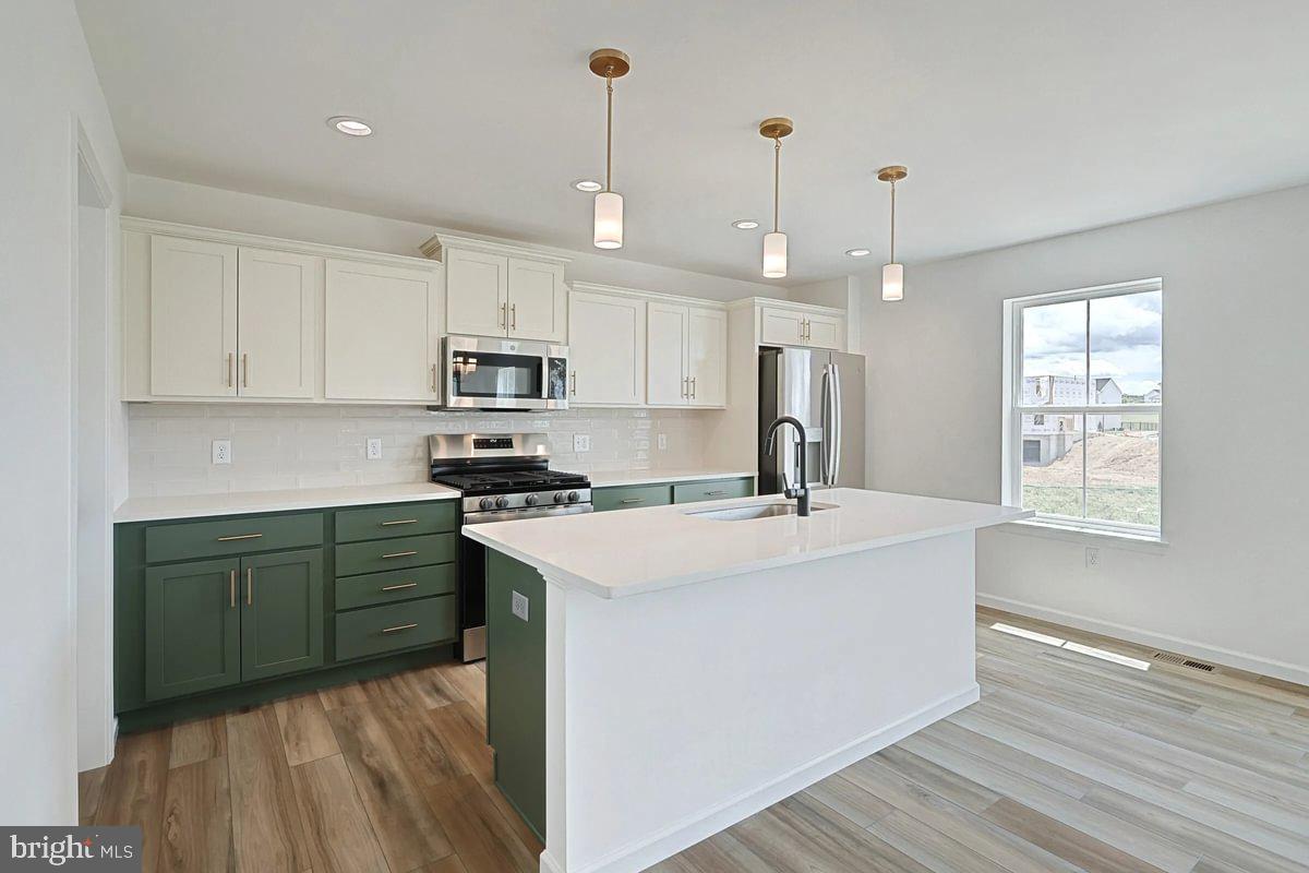 STONE MILL ESTATES - Residential