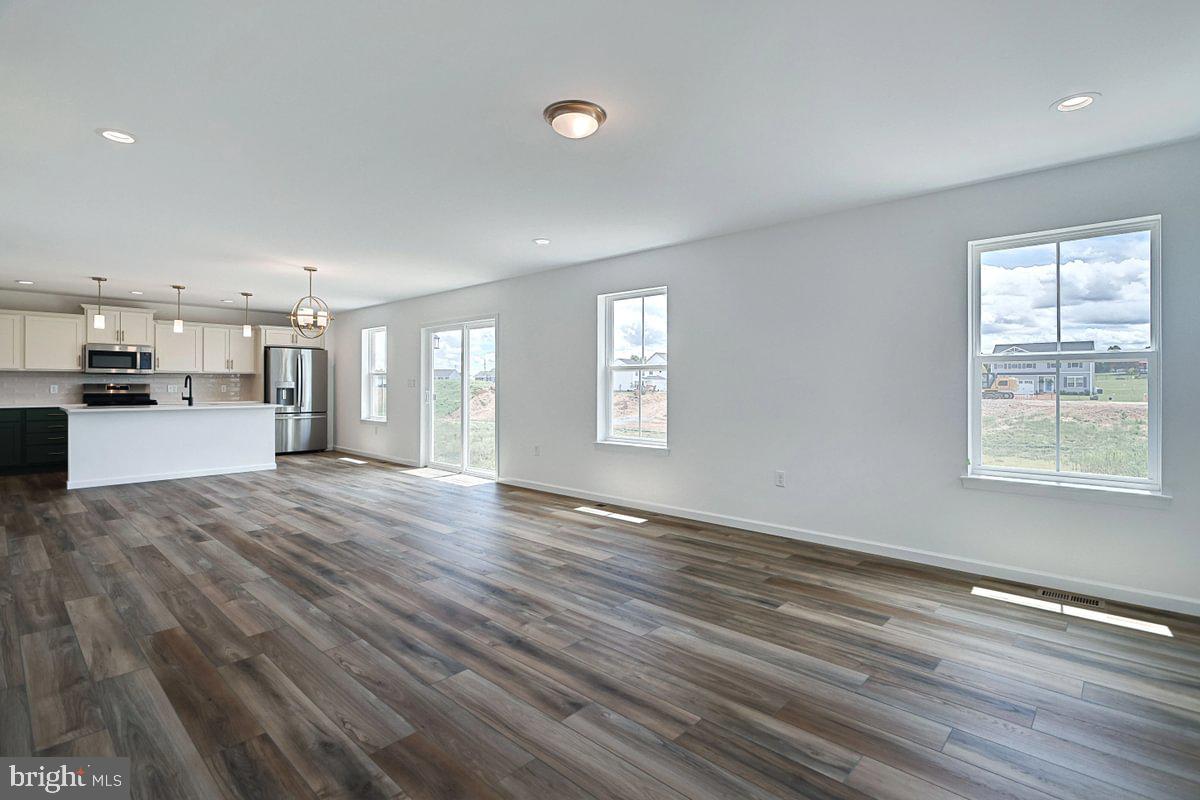 STONE MILL ESTATES - Residential