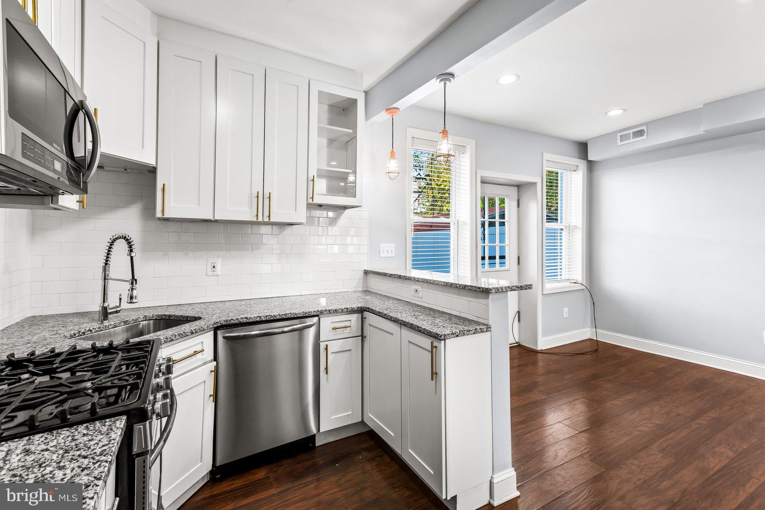 WAVERLY - Residential Lease