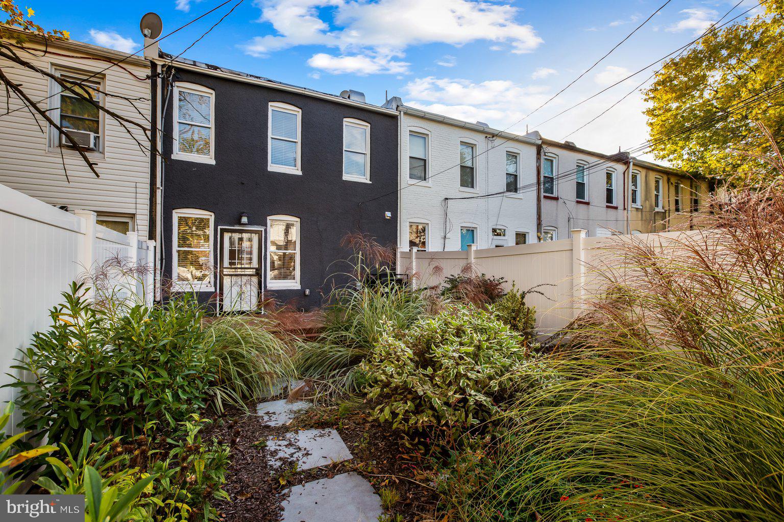 WAVERLY - Residential Lease