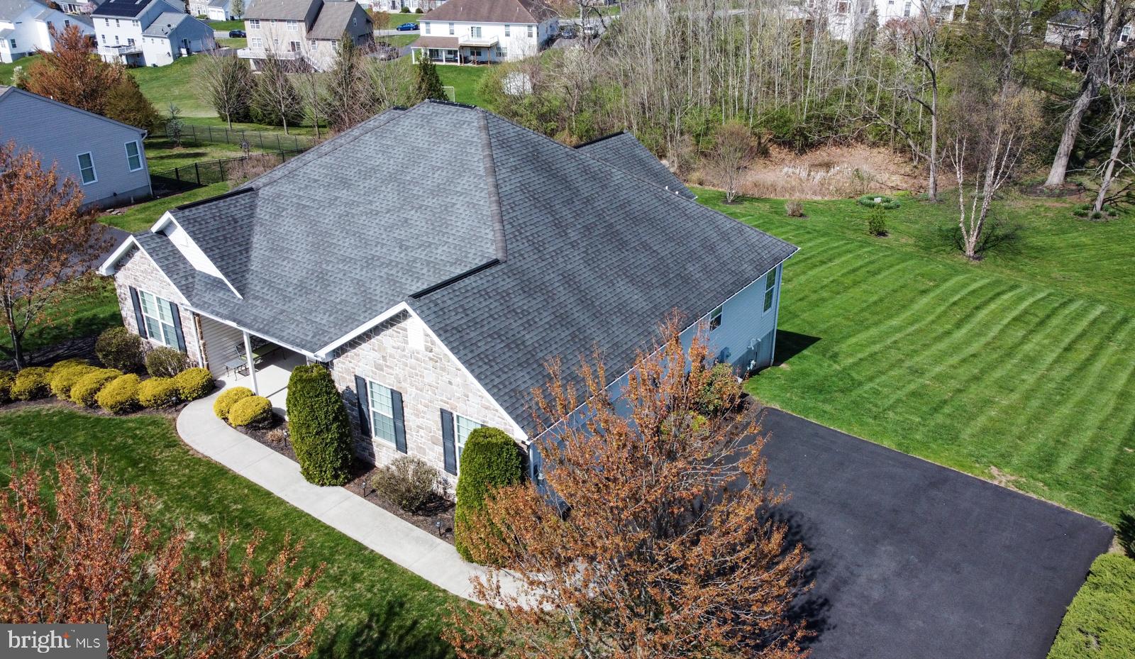 WOODS EDGE - Residential