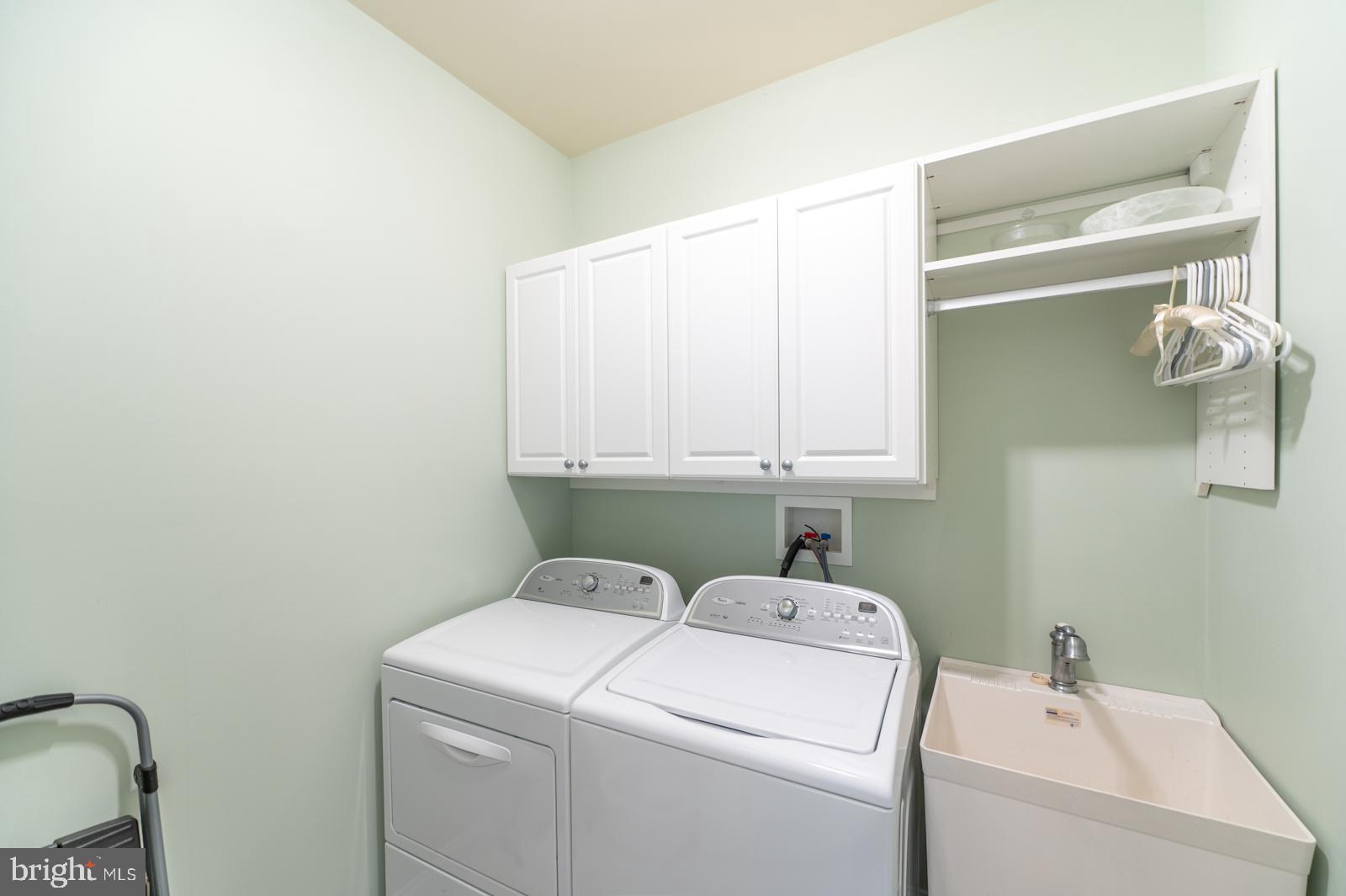 WOODS EDGE - Residential