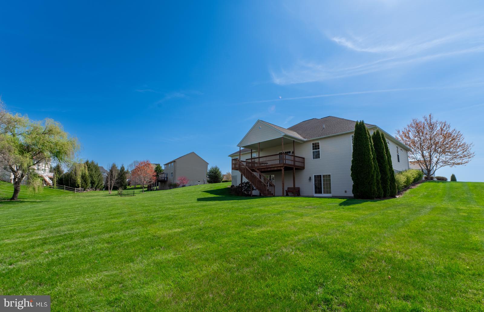 WOODS EDGE - Residential