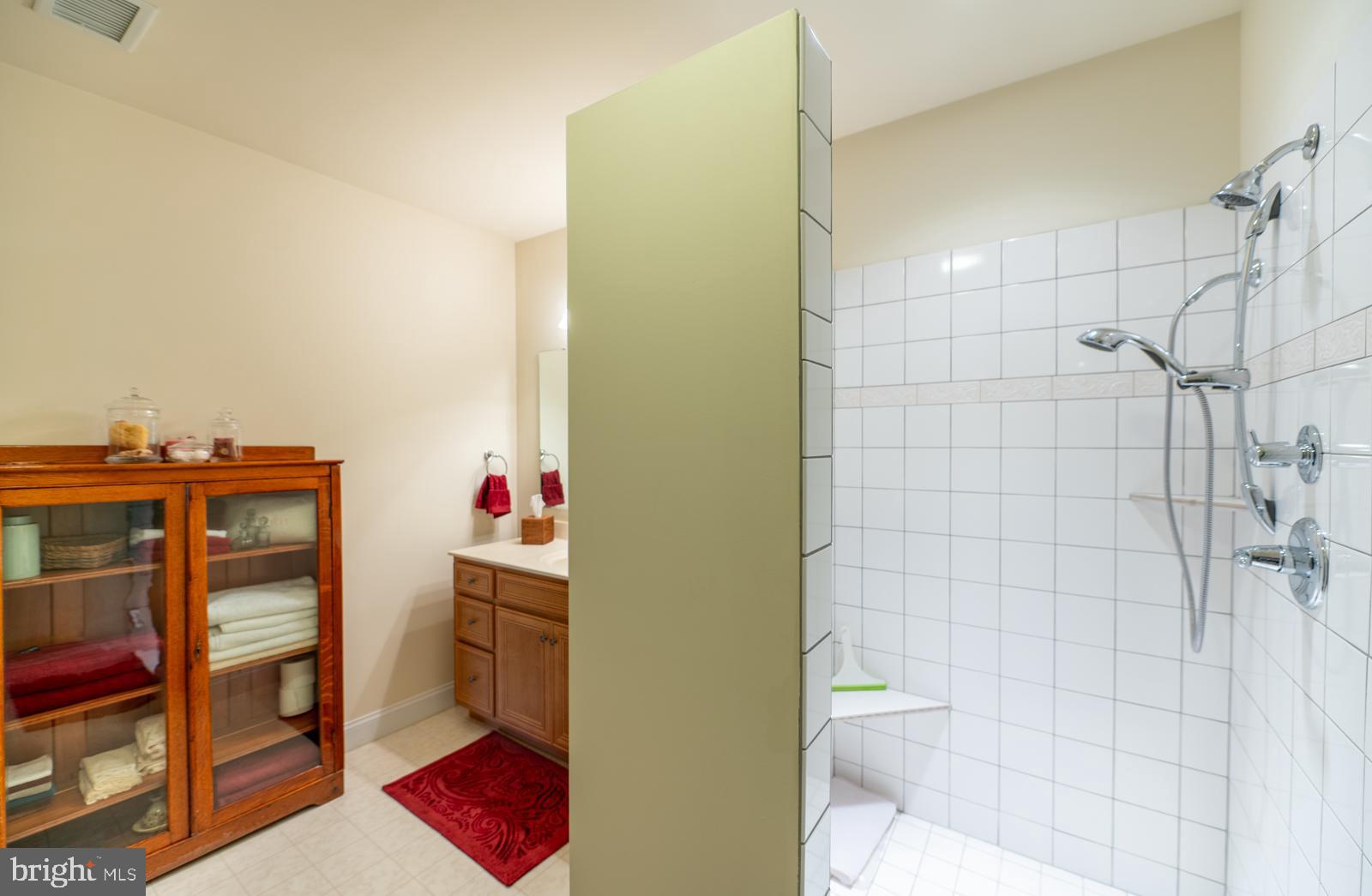 WOODS EDGE - Residential