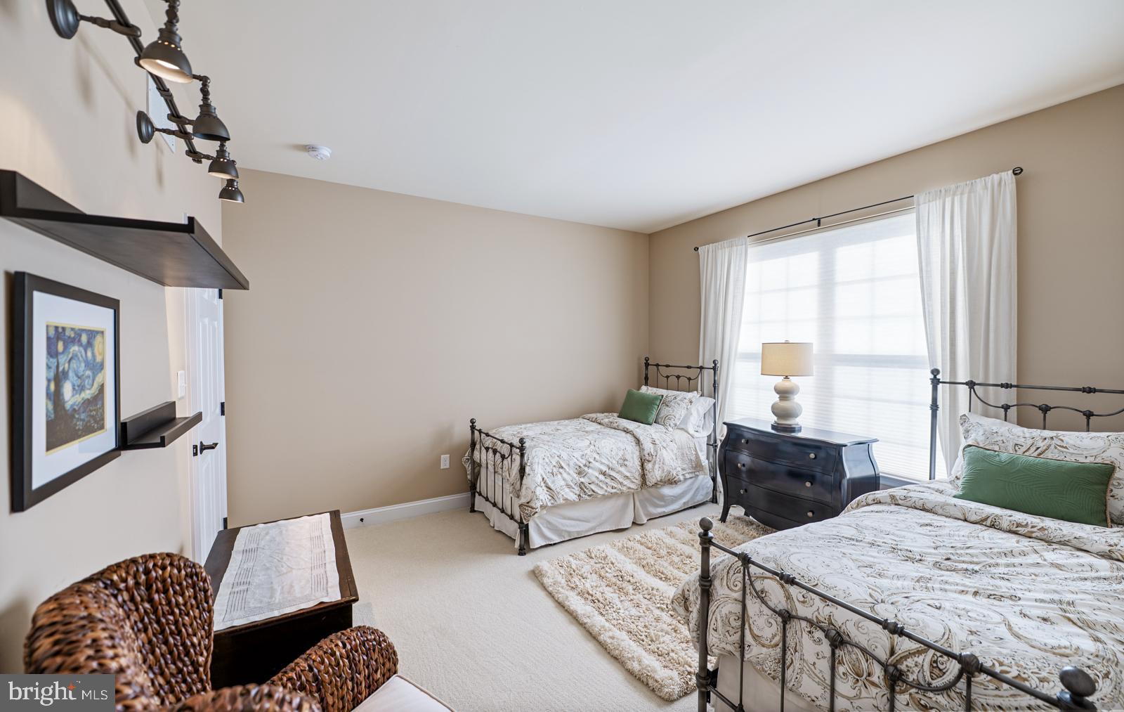 WOODS EDGE - Residential