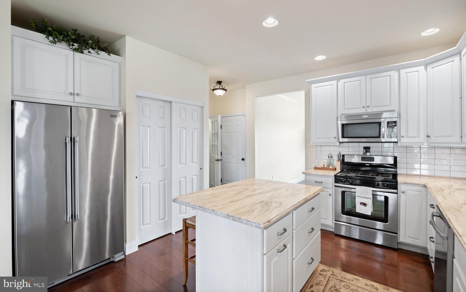 WOODS EDGE - Residential