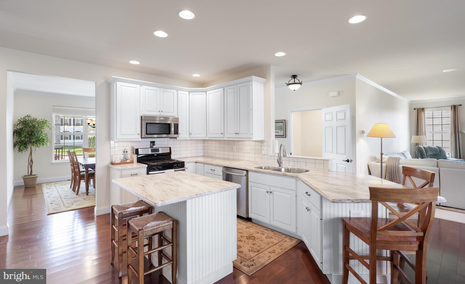 WOODS EDGE - Residential