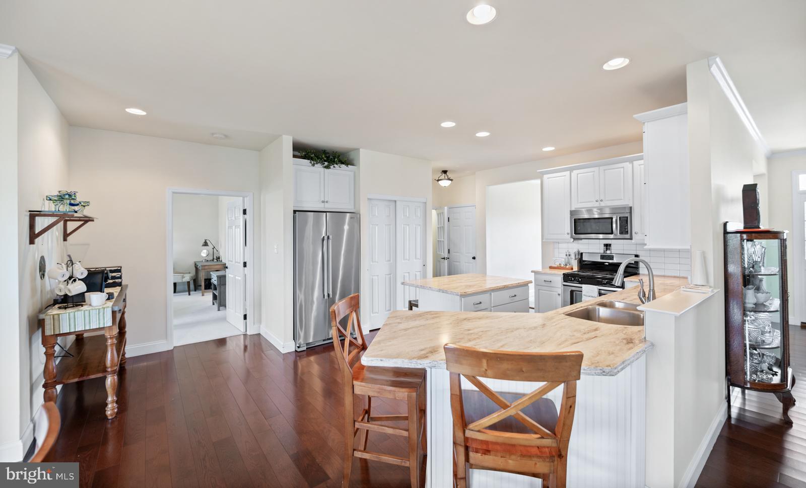 WOODS EDGE - Residential