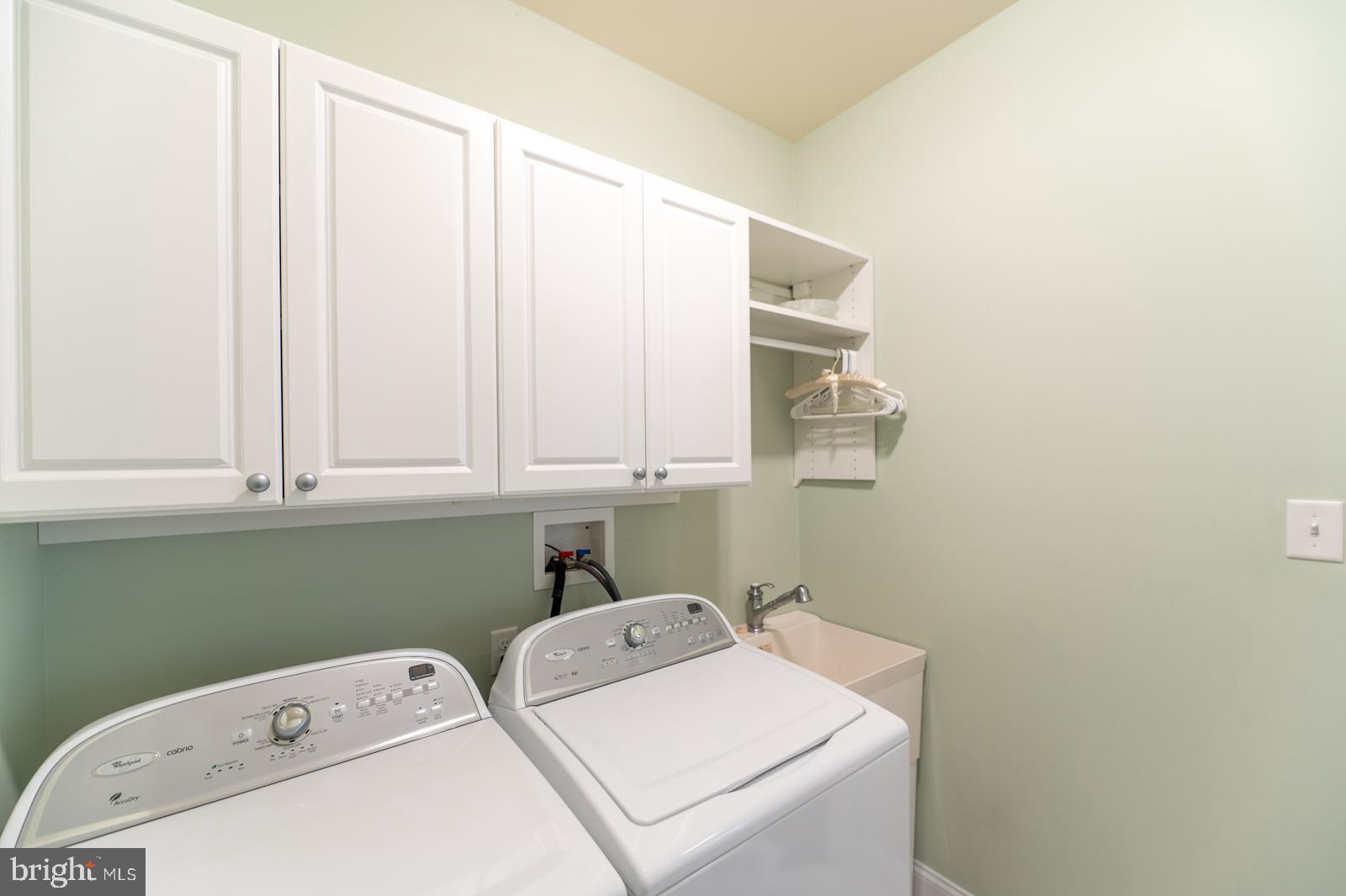 WOODS EDGE - Residential